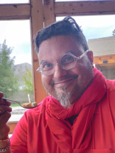 Smiling image of the artist Marc Billimoria at Kustom Kolors